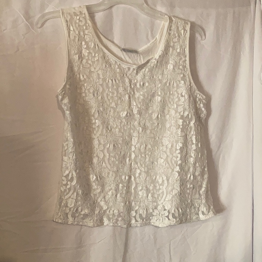 Vasarette White Floral Lace Sleevless Top